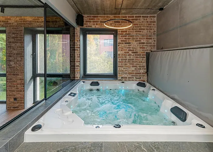 Design 2 Bd With Hot Tube By Domvia Kaunas