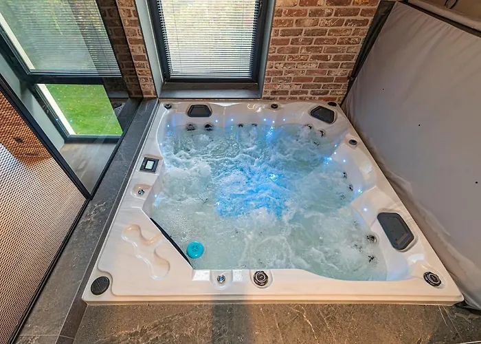 Design 2 Bd With Hot Tube By Domvia Apartmán Kaunas